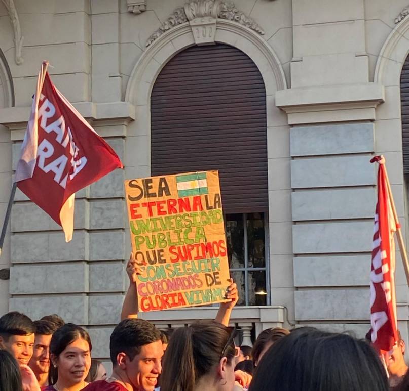 Marcha Federal: Corrientes vivió una jornada histórica en defensa de la educación pública- Marcha Federal: Corrientes vivió una jornada histórica en defensa de la educación pública