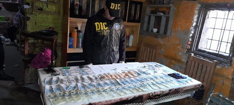 Corrientes: una detenida con cocaína, marihuana y casi $2 millones en "búnker" narco