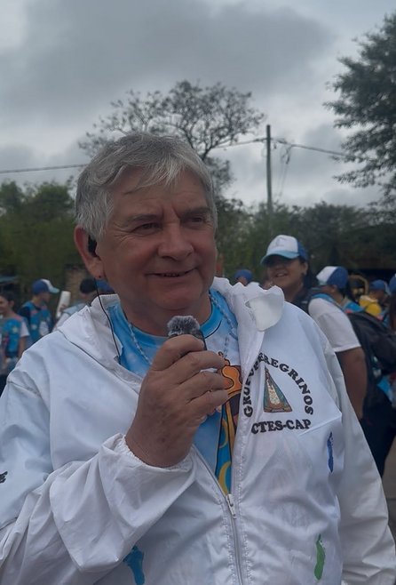 Con sus promesas a cuestas, 400.000 peregrinos desafían la lluvia camino a Itatí