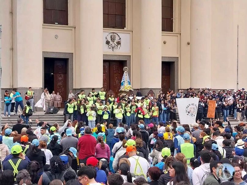 47° Peregrinación del NEA: la imagen de la virgen salió al encuentro de los fieles- 47° Peregrinación del NEA: la imagen de la virgen salió al encuentro de los fieles