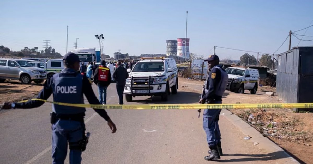 Tiroteos en dos ciudadades de Sudáfrica dejaron 27 muertos y 25 heridos