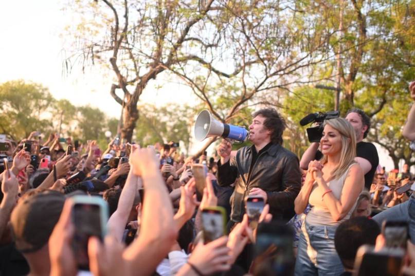Las imágenes del paso del Presidente por Corrientes