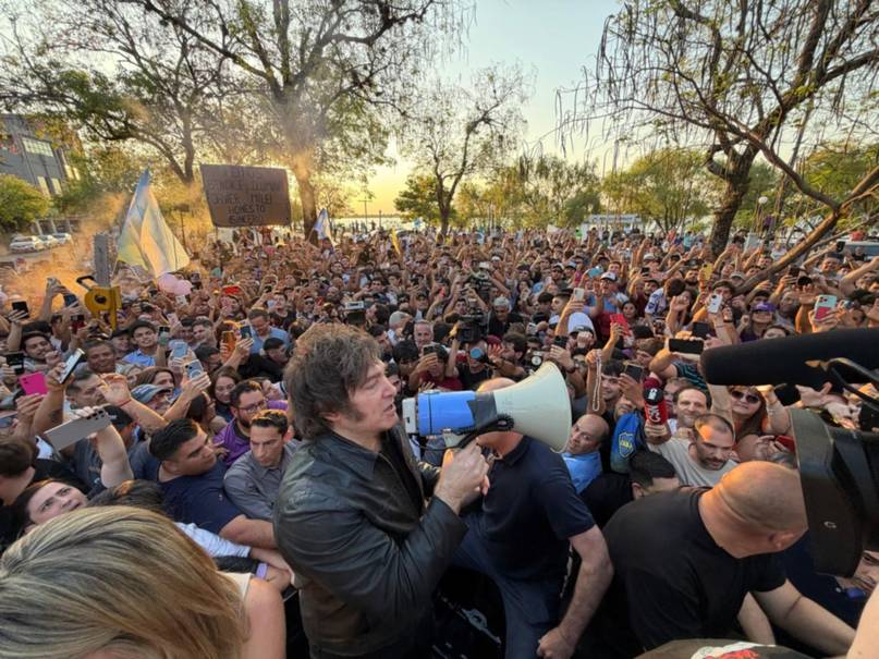 Las imágenes del paso del Presidente por Corrientes