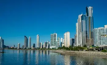 Cruza Panamá: de un amanecer Caribeño a un atardecer Pacífico