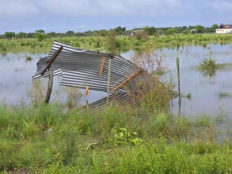 San Luis del Palmar: 100 mm de lluvia, el Riachuelo sube y ya hay 10 familias evacuadas- San Luis del Palmar: 100 mm de lluvia, el Riachuelo sube y ya hay 10 familias evacuadas