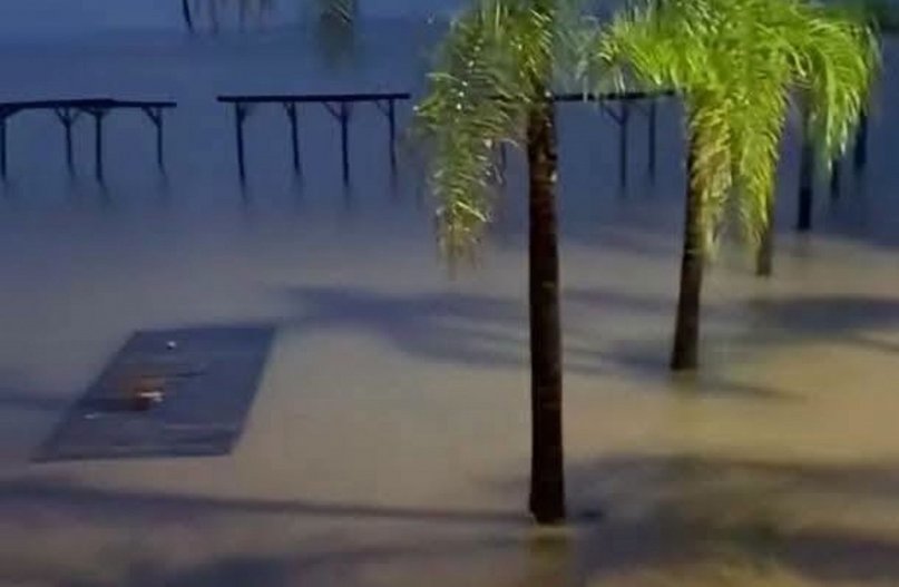 El río Paraná superó el nivel de evacuación en Ituzaingó