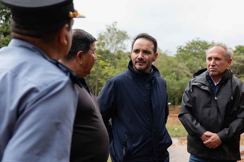 El gobernador recorre las zonas afectadas por las inundaciones y coordina la asistencia a las familias- El gobernador recorre las zonas afectadas por las inundaciones y coordina la asistencia a las familias