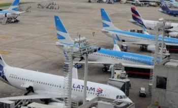  Argentina reduce hasta un 56% las tasas aéreas regionales