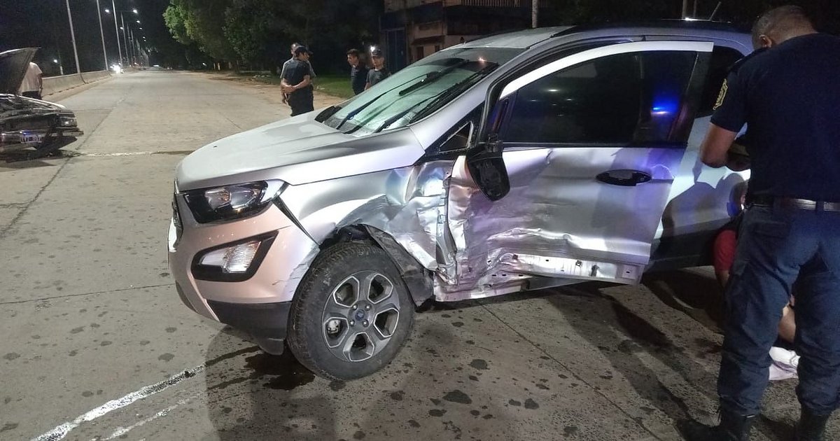 Un herido tras el choque entre un auto y una camioneta en una ruta de ...