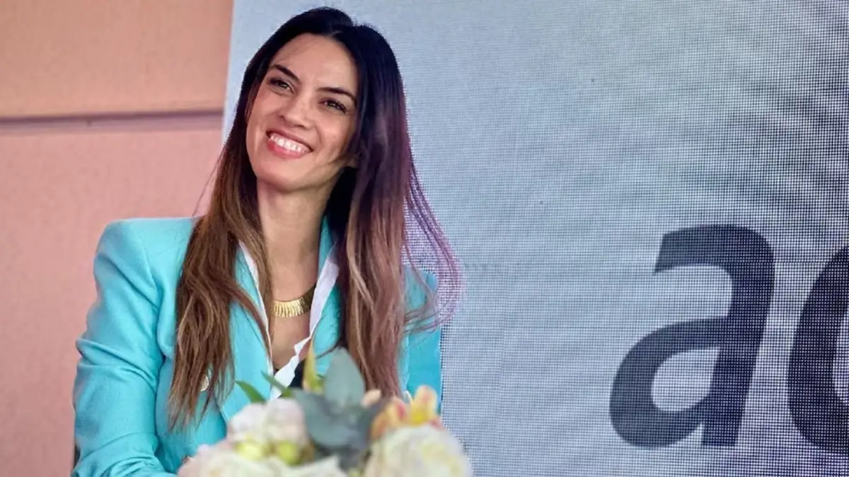 Echaron a la subsecretaria de Turismo por irse de vacaciones al exterior sin autorización