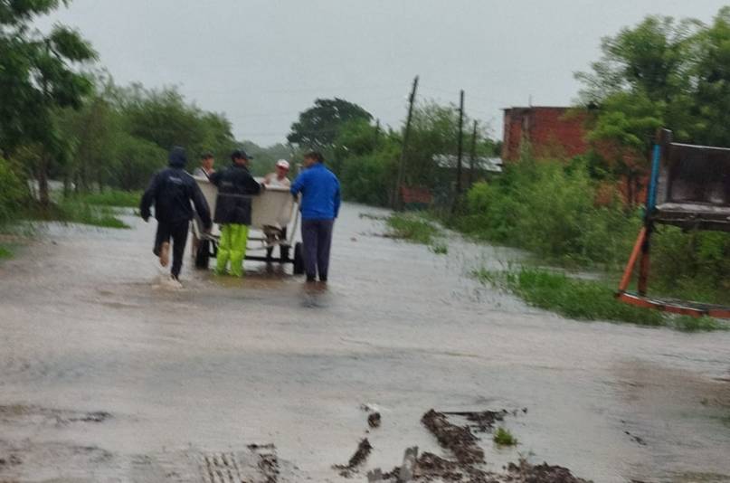 Tras cuatro días de temporal en San Luis del Palmar, la cifra llega a 240 evacuados
